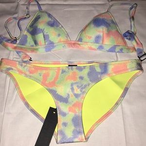 Triangl two peice bikini